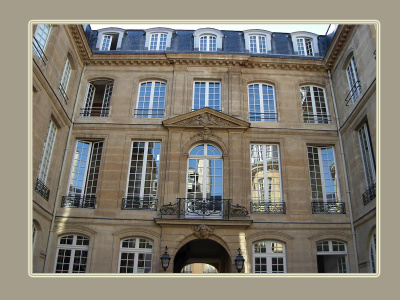 Hôtel de Montmor, 79 rue du Temple.