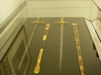 Glaives officiels. Musée Carnavalet, 23, rue de Sévigné, 2ème étage.