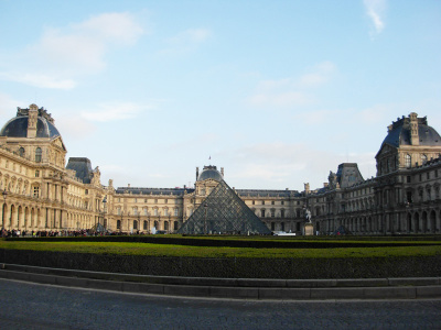 LE LOUVRE