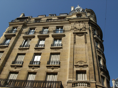 Angle rue du Commerce et 1 rue Emile Zola, BNP Paribas.