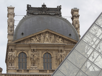 Louvre, Pavillon Denon,  Cour Napoléon     