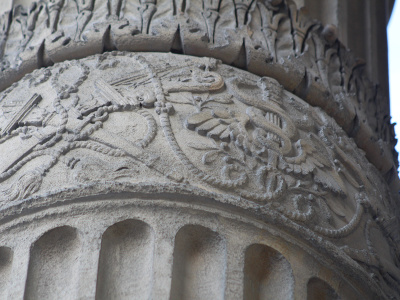 Porte Jaujard et pavillon Jaujard, Louvre. Côté jardin du Carrousel.