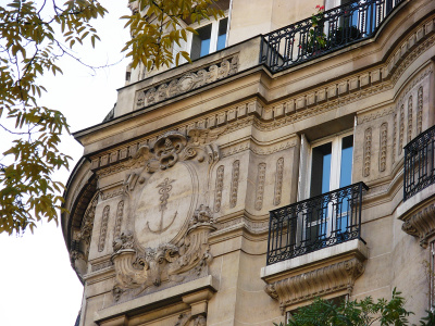 Angle rue du Commerce et 1 rue Emile Zola, BNP Paribas.