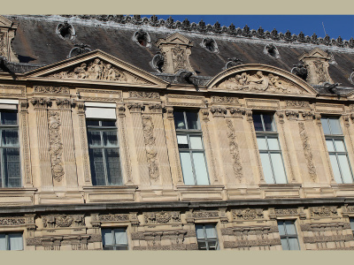 Entre le Pavillon Jaujard et la Porte des Lions, quai François Mitterrand