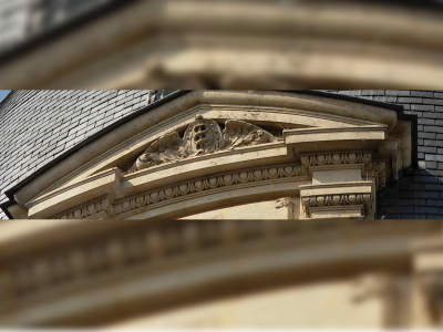 BNP PARIBAS : angle de la rue du conservatoire et de la rue Sainte-Cécile.