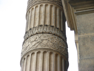 Porte Jaujard et pavillon Jaujard, Louvre. Côté jardin du Carrousel.