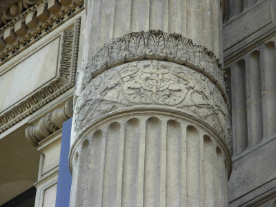 Porte Jaujard et pavillon Jaujard, Louvre. Côté jardin du Carrousel.