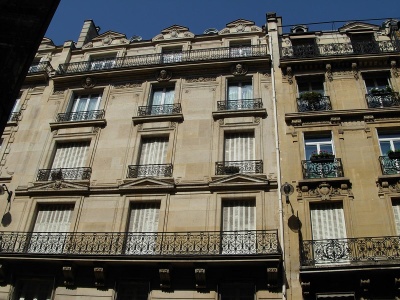 6 rue Boccador.