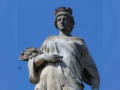 Gare du Nord, statue d'Amsterdam.
