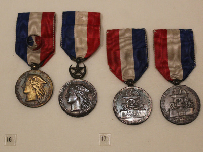 Médaille - AUQUIER - SAUREY