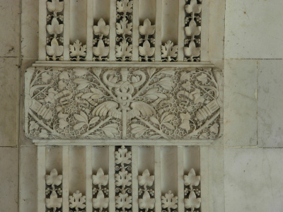 Porte des Lions, Louvre, côté jardin du Carrousel