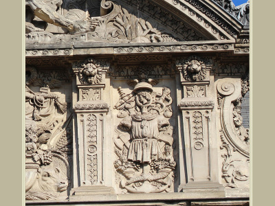 Porte Barbey de Jouy, quai François Mitterrand