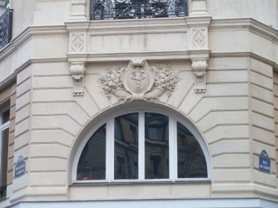 Angle rue de Seine – 121, boulevard Saint-Germain.