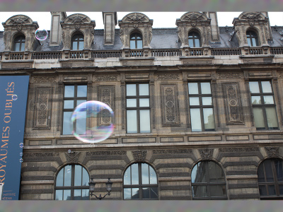 Rue de Rivoli. Entre le passage Richelieu et le musée des Arts Décoratifs