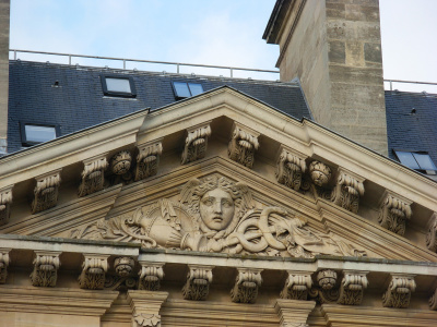 Louvre, Parallèlement à la rue Rivoli