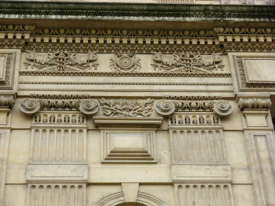 Porte Jaujard et pavillon Jaujard, Louvre. Côté jardin du Carrousel.