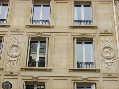 Angle rue Coquillière et rue du Louvre