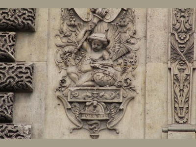 Entre la Porte des Lions et le Pavillon de la Trémoïlle, quai François Mitterrand, Louvre