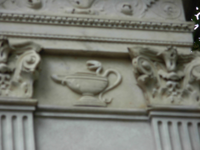 Cimetière du Père-Lachaise, Division 7, ligne 1 : famille Singer