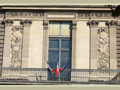 Porte des Lions, quai François Mitterrand