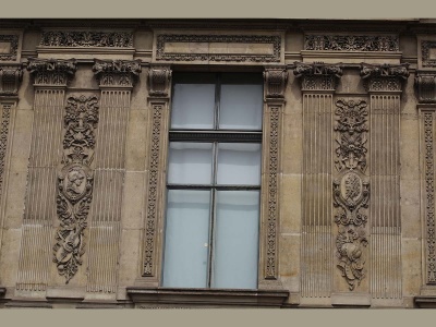 Entre la Porte des Lions et le Pavillon de la Trémoïlle, quai François Mitterrand, Louvre