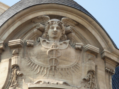 Angle rue du Commerce et 1 rue Emile Zola, BNP Paribas.