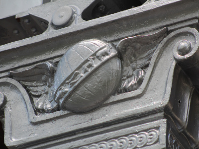 Au bout de la rue Guy Patin, métro Barbès Rochechouart