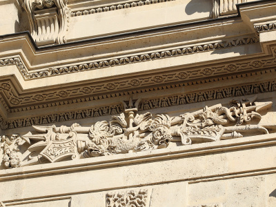 Porte Barbey de Jouy, quai François Mitterrand